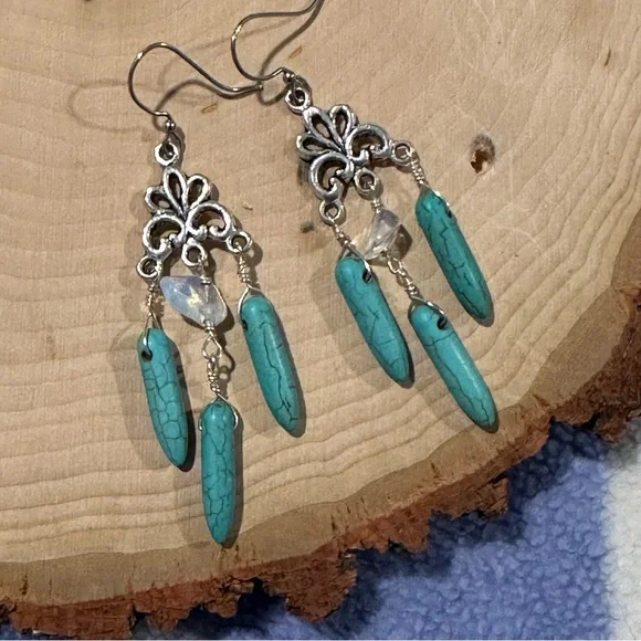 Handmade crystal dangle earrings - Picture 3 of 5